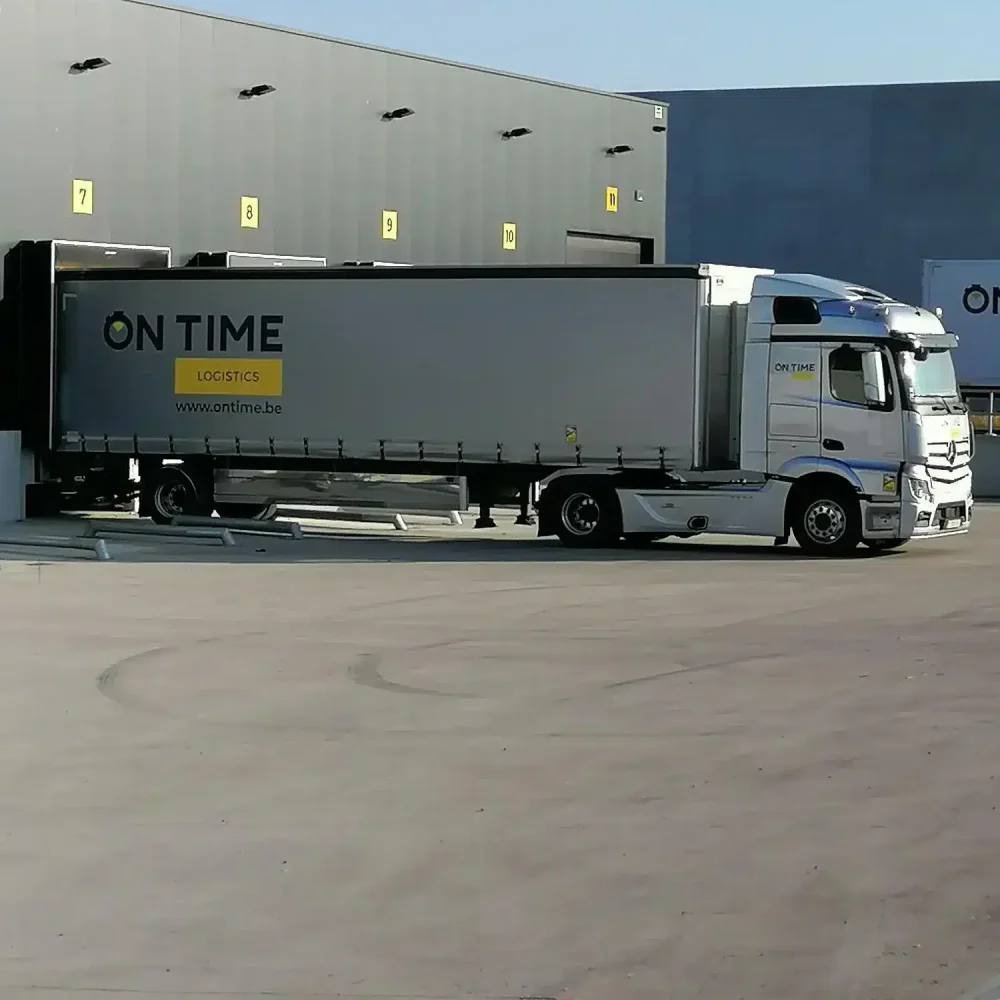 Distributie in de Benelux ON TIME Logistics Voertuig