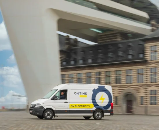 E-crafter snel transport ON TIME Logistics