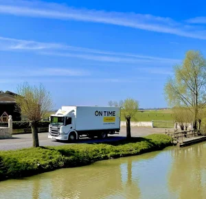 Vrachtwagen sprint ON TIME Logistics